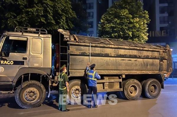 Hà Nội xử lý gần 800 trường hợp xe quá tải, quá khổ