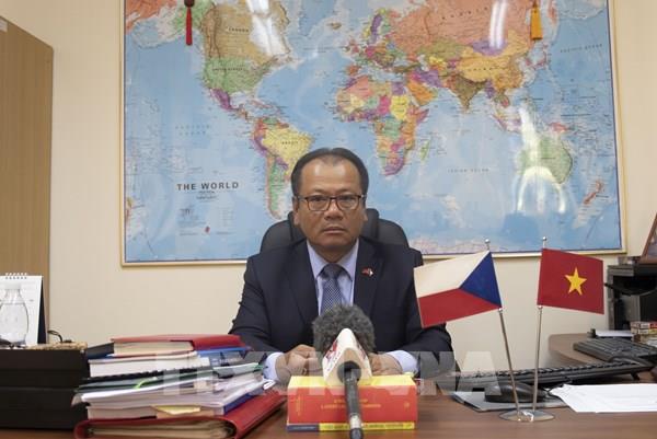 Đại sứ quán Việt Nam tại CH Séc thông tin việc giải quyết vấn đề hộ chiếu mẫu mới