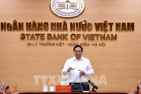 Thủ tướng yêu cầu ngành Ngân hàng tiết giảm chi phí, phấn đấu giảm lãi suất, giảm chi phí vay vốn