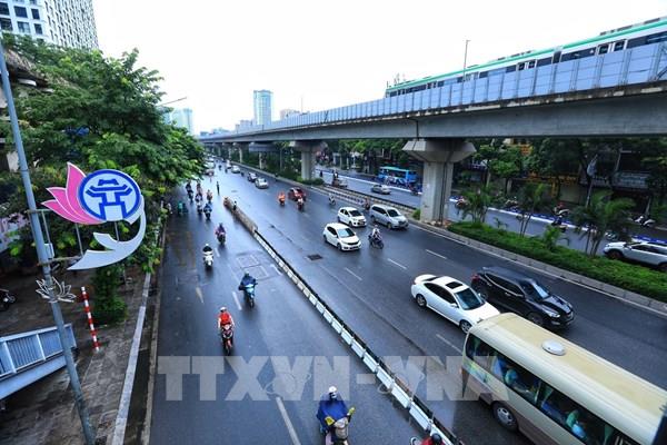 Đường Nguyễn Trãi ngày đầu thí điểm phân làn "đường ai nấy đi"