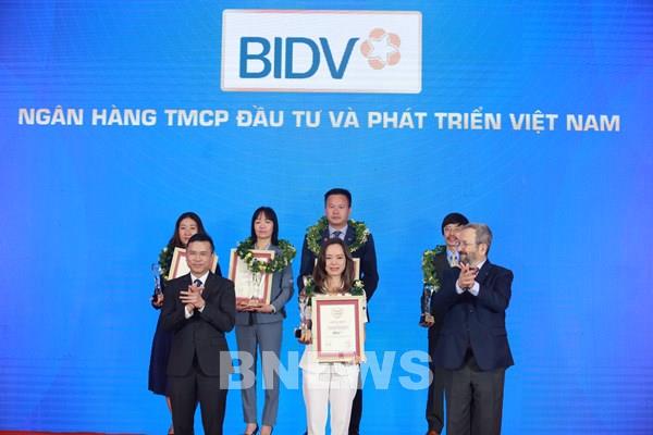 BIDV lọt Top 10 ngân hàng thương mại Việt Nam uy tín nhất 2022