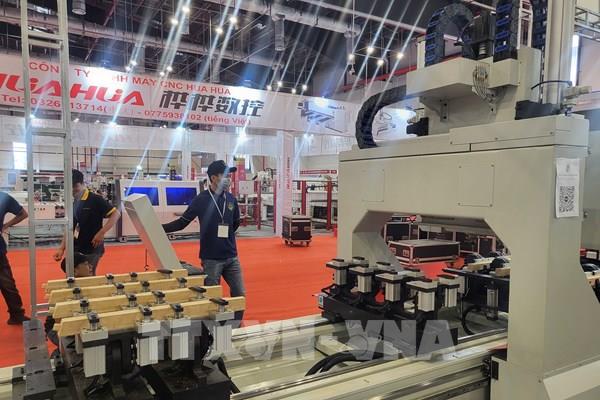 Khai mạc hội chợ máy và nguyên liệu gỗ quốc tế Bình Dương 2022