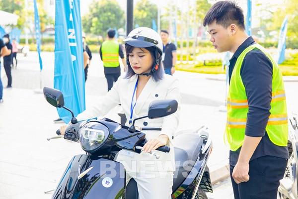 Xe máy điện VinFast “mượt” hơn khi “lên đời” phần mềm