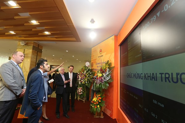 Vấn đề nào cần cải thiện để hút vốn ngoại trên sàn chứng khoán?