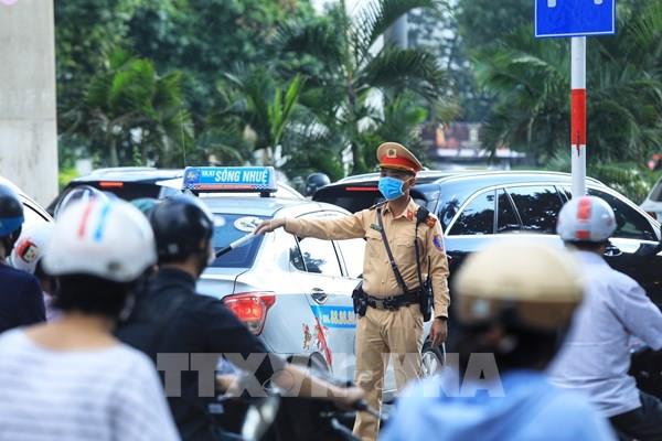 Phân làn trên đường Nguyễn Trãi (Hà Nội): Xe buýt “dễ thở”, xe máy còn lộn xộn