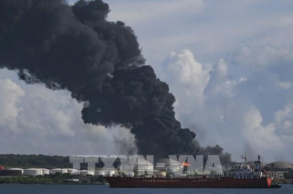Cuba nỗ lực khống chế hỏa hoạn tại kho chứa dầu
