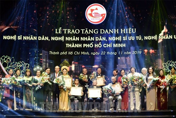 Kiến nghị xét lại hồ sơ Nghệ sỹ nhân dân cho 6 nghệ sỹ sân khấu truyền thống