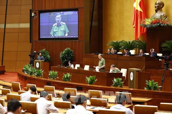 Bộ trưởng Tô Lâm làm rõ hơn về hộ chiếu mẫu mới