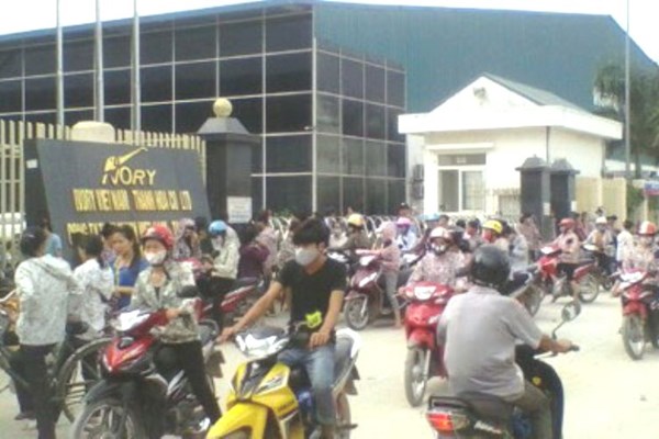 Thanh Hóa: Gần 2.000 công nhân đi làm lại sau nhiều ngày ngừng việc tập thể