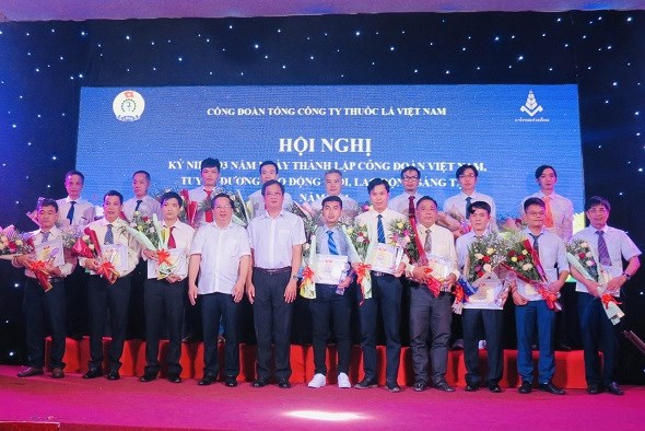 Công đoàn Vinataba biểu dương lao động giỏi, lao động sáng tạo