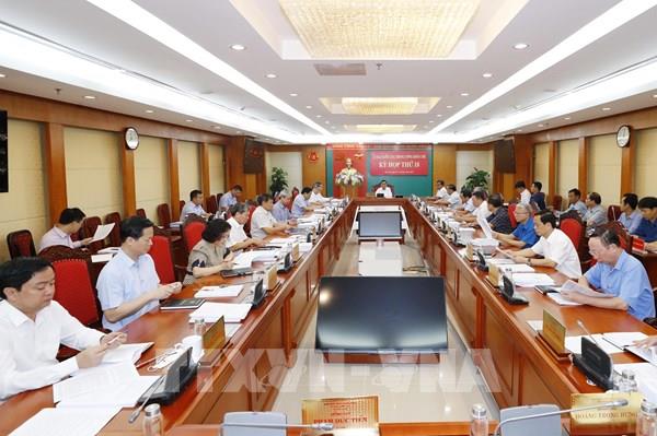 Cách chức tất cả các chức vụ trong Đảng đối với Bí thư Đảng ủy, Cục trưởng Cục Quản lý giá Nguyễn Anh Tuấn