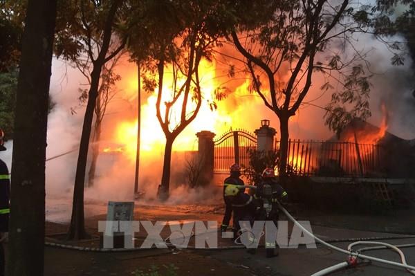 Hà Nội: Khống chế đám cháy tại biệt thự ở Khu đô thị Pháp Vân – Tứ Hiệp