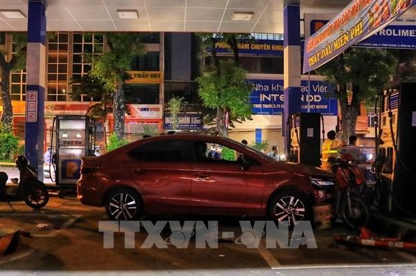 Hà Nội khởi tố vụ án, tạm giữ hình sự lái xe ô tô đâm vào cây xăng