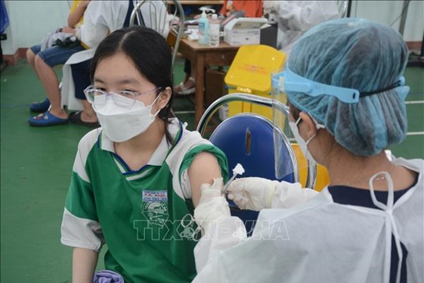 Có hay không việc bắt học sinh phải tiêm vaccine COVID-19 mới được nhập học?