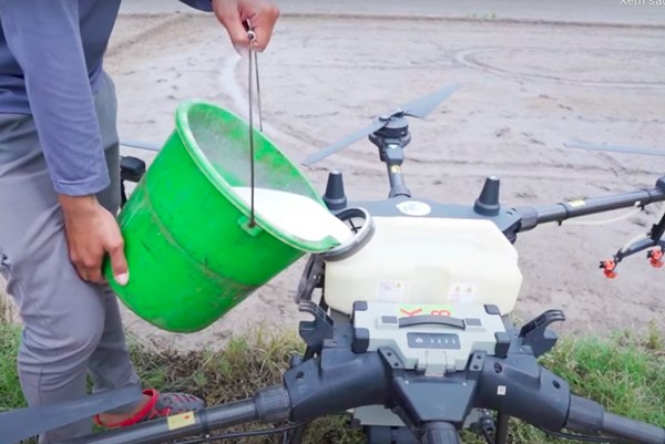 HoSE lưu ý  2 doanh nghiệp về khả năng cổ phiếu bị hủy niêm yết