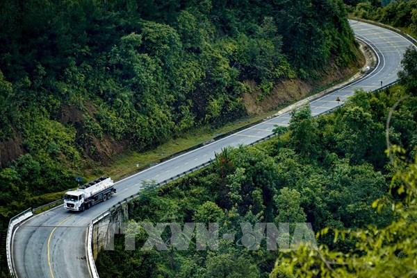 Vẻ đẹp hùng vĩ của đèo Pha Đin