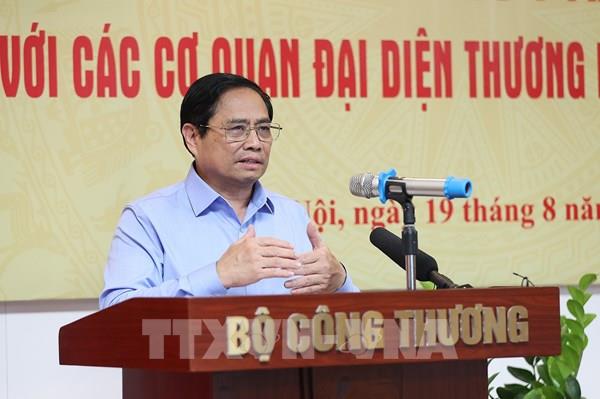 Thủ tướng: Thu hút các doanh nghiệp nước ngoài đầu tư vào lĩnh vực công nghiệp trong nước