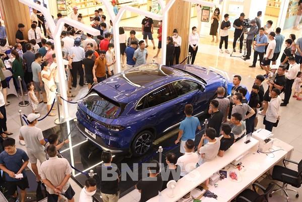 “Cọc 1, ưu đãi 10”, nhiều người nhanh tay đặt cọc bổ sung VinFast VF 8