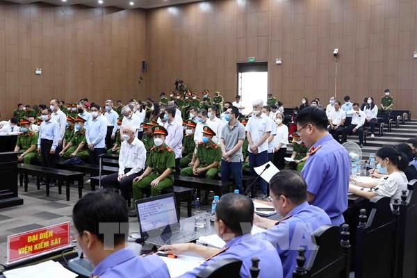 Xét xử cựu lãnh đạo Bình Dương: Tranh luận làm rõ động cơ vụ lợi của các bị cáo