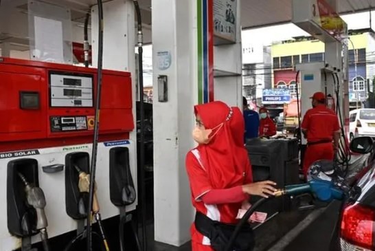 Indonesia vẫn duy trì trợ giá xăng dầu