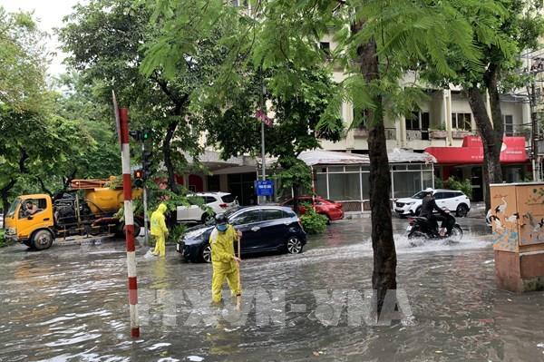 Dự báo thời tiết đêm nay và ngày mai mưa rào và dông rải rác