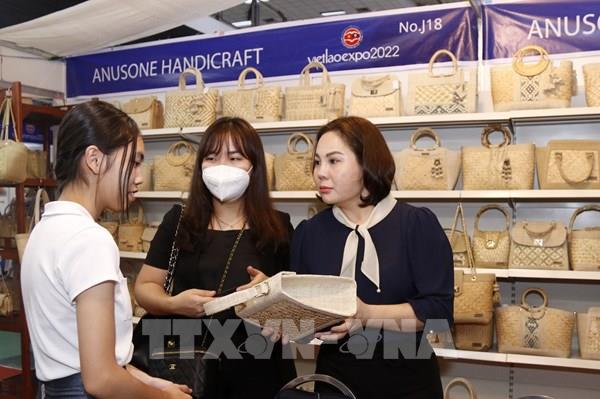 Việt Nam - Lào hướng tới thương mại song phương đạt 2 tỷ USD