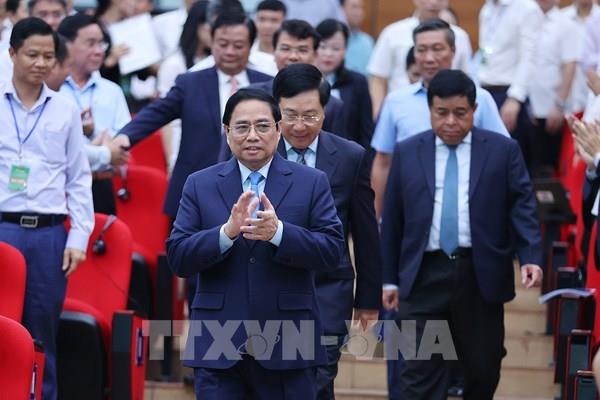 Thủ tướng chủ trì Hội nghị triển khai thực hiện Nghị quyết số 11-NQ/TW của Bộ Chính trị