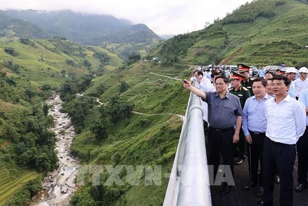 Thủ tướng khảo sát các công trình, dự án trọng điểm tại tỉnh Lào Cai
