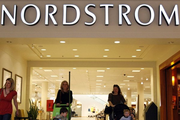 Chuỗi cửa hàng Nordstrom hạ dự báo lợi nhuận
