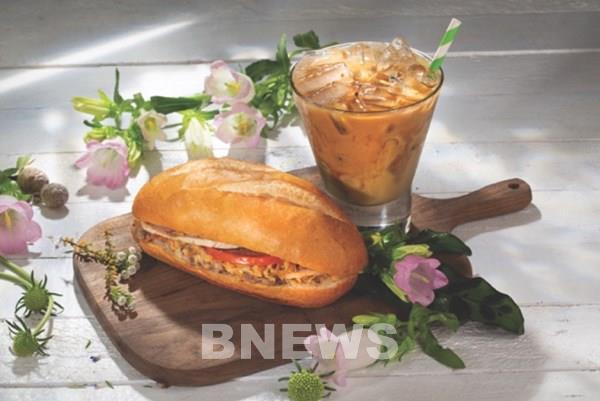 Thưởng thức ẩm thực phong phú trên độ cao 10.000 m cùng Vietjet