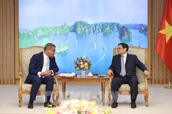 Thủ tướng Phạm Minh Chính tiếp Chủ tịch COP26 Alok Kumar Sharma
