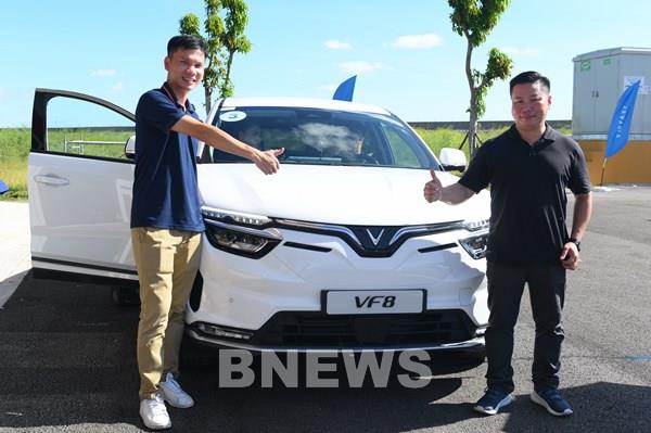 VinFast giúp khách hàng “kết nối cảm xúc” với VF 8 ngay từ khi chưa "ra lò"