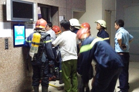 Tp. Hồ Chí Minh giải cứu 9 người mắc kẹt trong thang máy