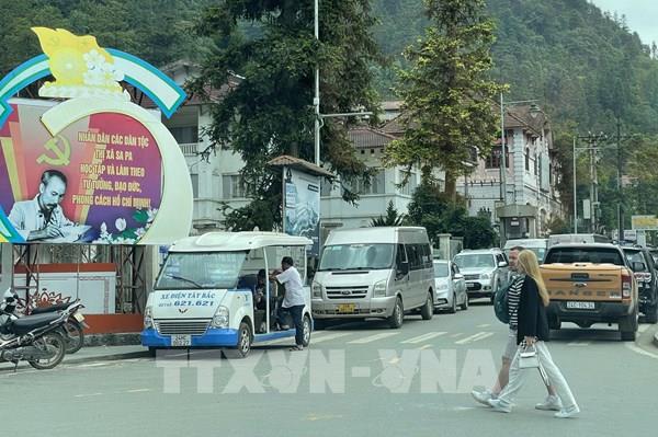 Hà Nội xử lý xe hợp đồng trá hình, xe đưa đón học sinh vi phạm quy định