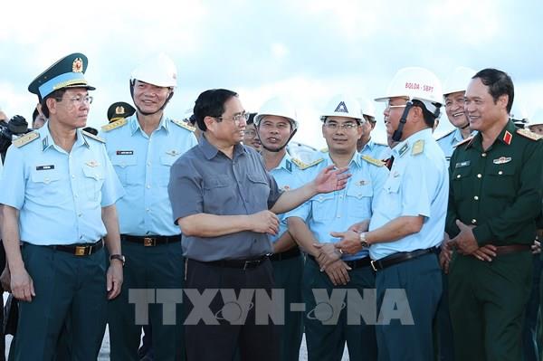 Thủ tướng kiểm tra tiến độ xây dựng Cảng hàng không Phan Thiết