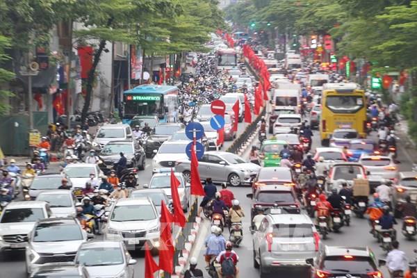 Đường phố Hà Nội ùn tắc kéo dài trước kỳ nghỉ lễ Quốc khánh 2/9