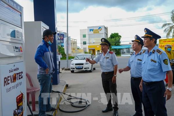 Tước giấy phép kinh doanh xuất nhập khẩu của 5 doanh nghiệp xăng dầu