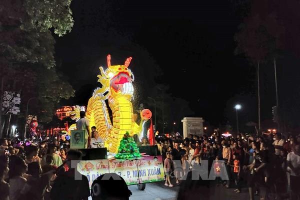 Lung linh sắc màu mùa lễ hội Trung thu Tuyên Quang