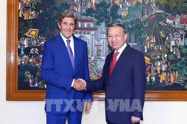 Việt Nam đề nghị Hoa Kỳ tăng đầu tư vào các dự án năng lượng sạch