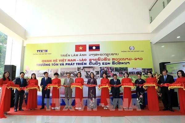 Triển lãm ảnh “Quan hệ Việt Nam - Lào: Trường tồn và Phát triển”
