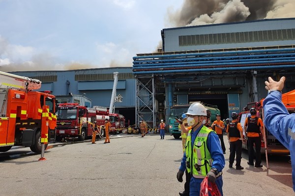 Cháy lớn tại cụm nhà máy thép của POSCO ở Hàn Quốc
