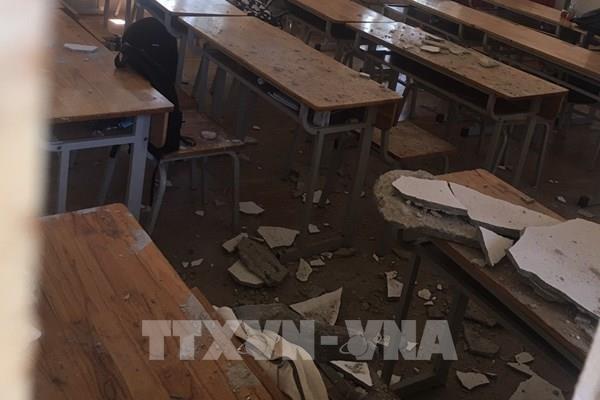 Rơi vữa trần phòng học, 2 học sinh ở Mê Linh (Hà Nội) bị thương