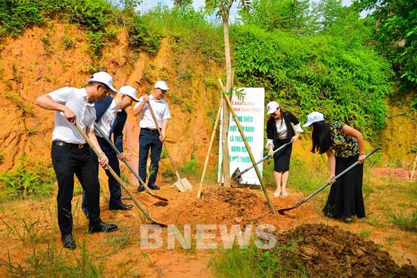 Phát động chương trình “Toyota chung tay xanh hóa học đường” năm 2022