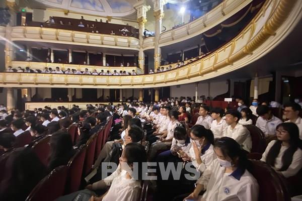 430 học sinh Hà Nội xuất sắc nhận học bổng Vallet năm 2022