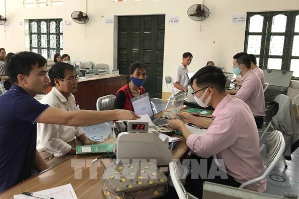 Bệ đỡ vững chắc giúp người nghèo vươn lên