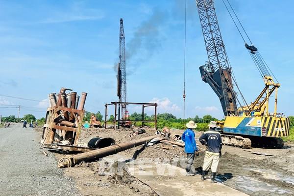 Tuyến tránh Quốc lộ 1A qua Cà Mau thi công thế nào sau 8 tháng triển khai?