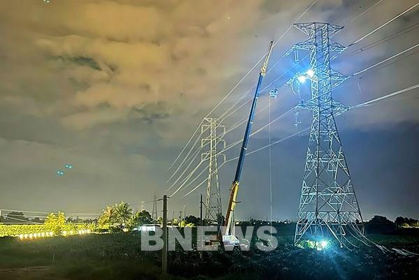 Ukraine tạm dừng xuất khẩu điện sang EU