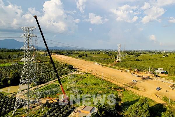 Gấp rút di dời các điểm giao chéo đường dây truyền tải