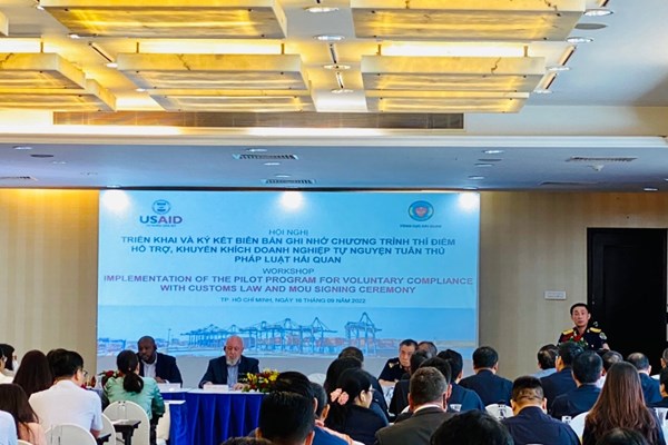 Khuyến khích doanh nghiệp tự nguyện tuân thủ pháp luật hải quan