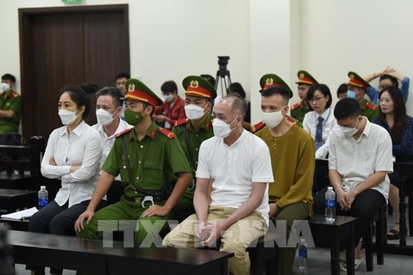 Xét xử sơ thẩm vụ lừa "chạy án" cho nguyên Giám đốc Bệnh viện Thủ Đức